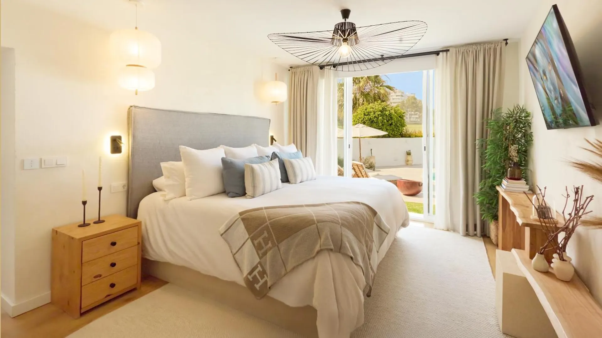 Vacation Marbella I Villa Moss, Golf-Front, Swimming-Pool, Minutes From The Marina And The Beach Испания